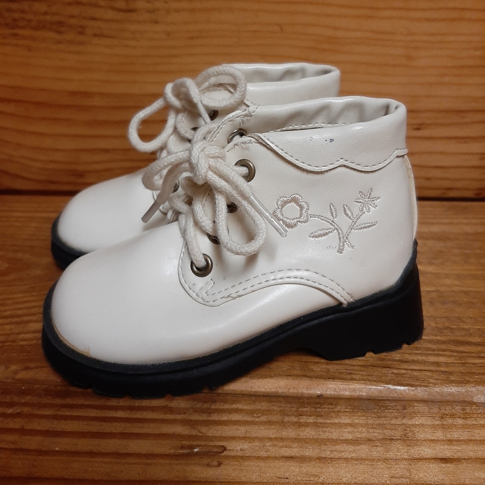 Mckids Action Flex Cuffed Boot Childs Size 4